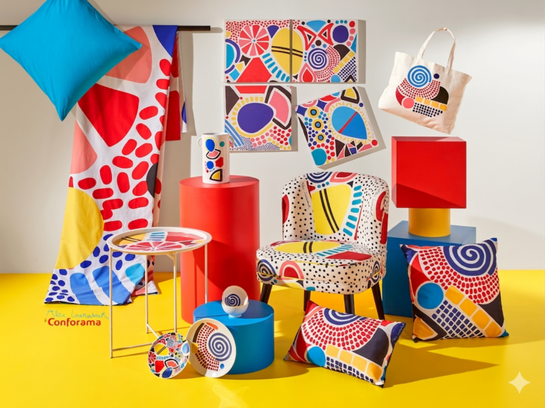 Salon décoré avec la collection Alice Louradour x Conforama comprenant un fauteuil à motifs, des coussins colorés et une table basse design.